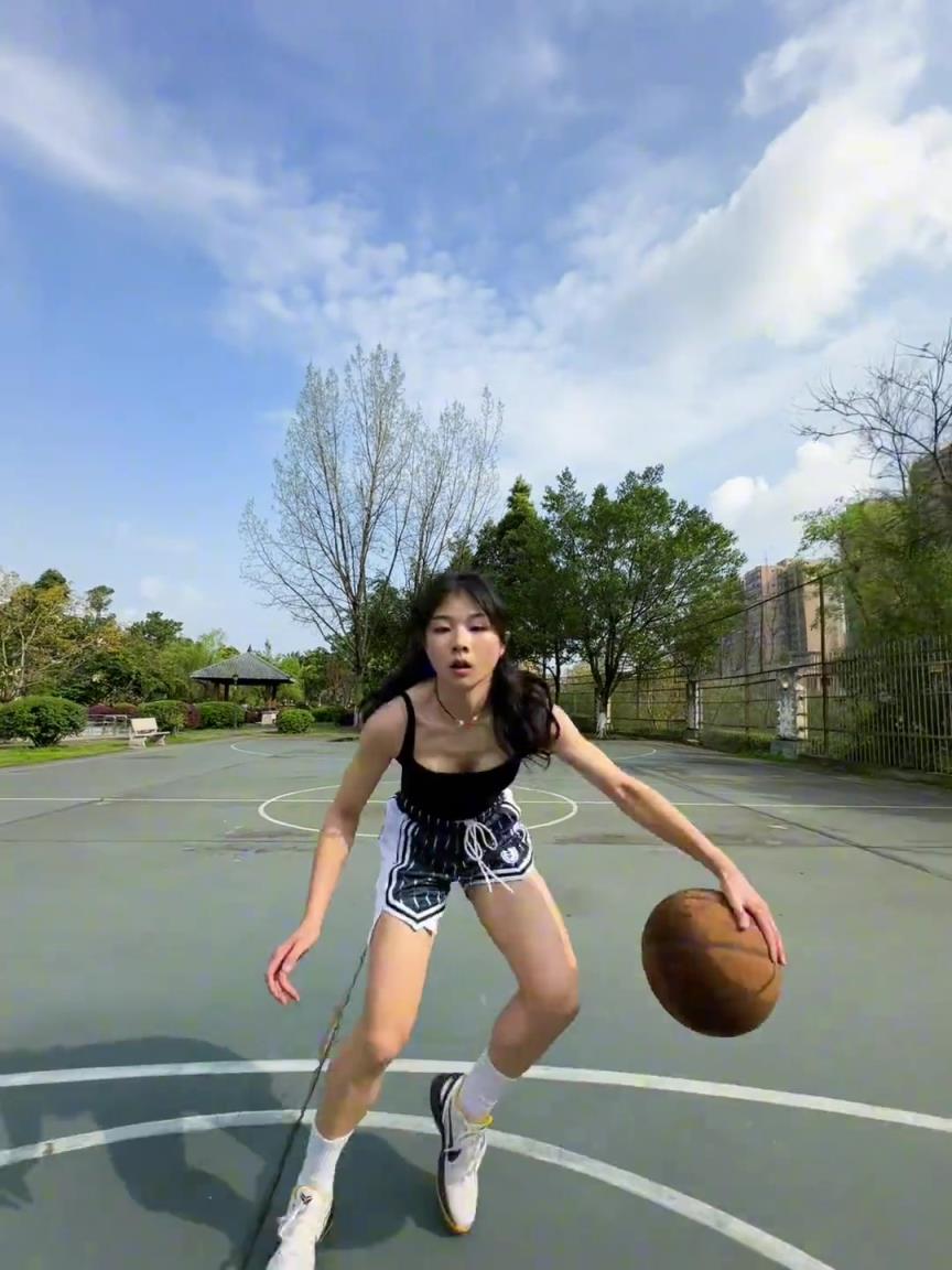 看著有點(diǎn)實(shí)力，敢背打我不？